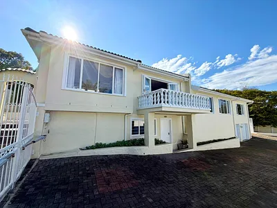 3 Bedroom House For Sale in Knysna - 5NtK.webp