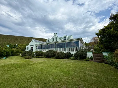 3 Bedroom House For Sale in Belvidere Estate, Knysna - 4kpu.webp