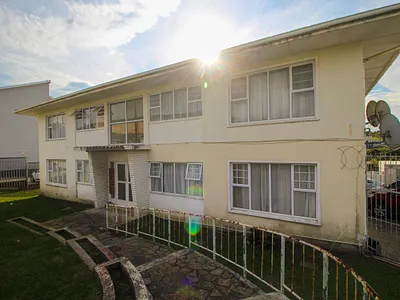 8 Bedroom Apartment For Sale in East London - r2VP.webp