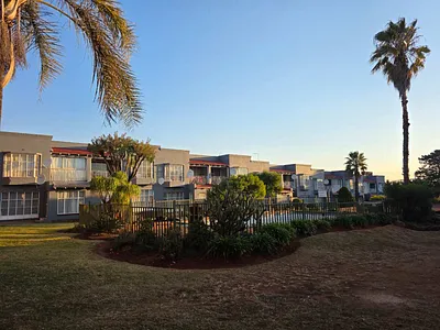 1 Bedroom Apartment For Sale in Horison, Roodepoort - img
