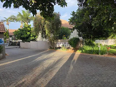 2 Bedroom Apartment For Sale in Roodepoort - CB0Y.webp