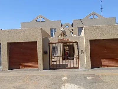 3 Bedroom Townhouse For Sale in Johannesburg - img