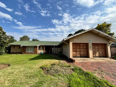 5 Bedroom House For Sale in Alberton - ce8k.webp