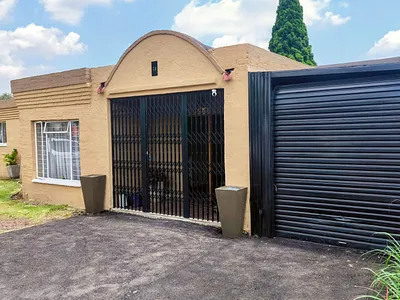 4 Bedroom House For Sale in Alberton - W5LL.webp