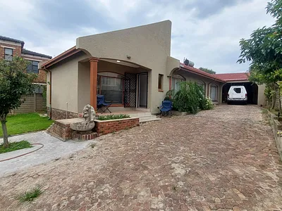 3 Bedroom House For Sale in Johannesburg - img