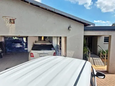 4 Bedroom House For Sale in Alberton - img