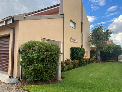 2 Bedroom Apartment For Sale in Potchefstroom - 6Iyo.webp