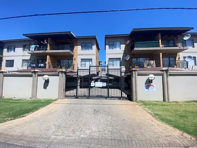 2 Bedroom Apartment For Sale in Potchefstroom - xPZi.webp