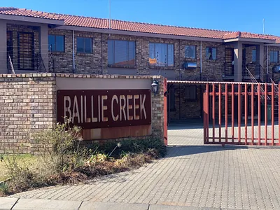 2 Bedroom Apartment For Sale in Potchefstroom - n9FW.webp