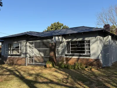 3 Bedroom House To Rent in Potchefstroom - ALXk.webp