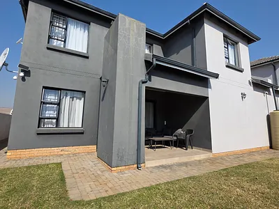 3 Bedroom House For Sale in Akasia - OOKK.webp