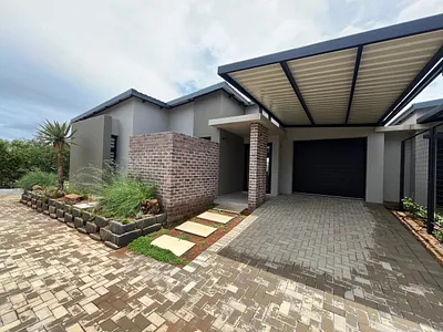 2 Bedroom Townhouse To Rent in Pretoria - fUsO.webp