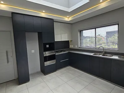2 Bedroom Apartment For Sale in Pretoria - pIEn.webp