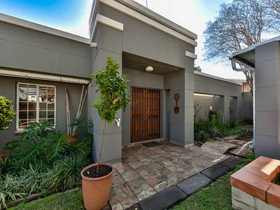 4 Bedroom House For Sale in Pretoria - tUWd.webp