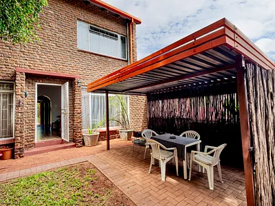 3 Bedroom Apartment For Sale in Pretoria - ouHG.webp