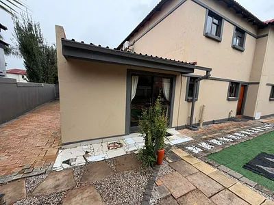 1 Bedroom Apartment To Rent in Pretoria - a2lW.webp