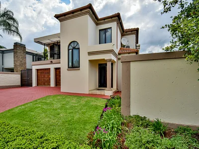 4 Bedroom Townhouse For Sale in Pretoria - 2ZUg.webp