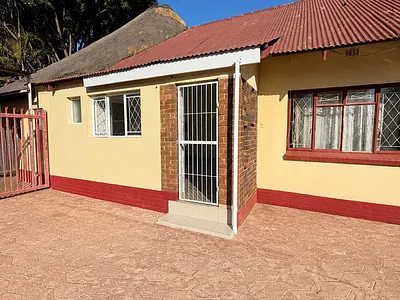 Room To Rent in Pretoria - mTc8.webp