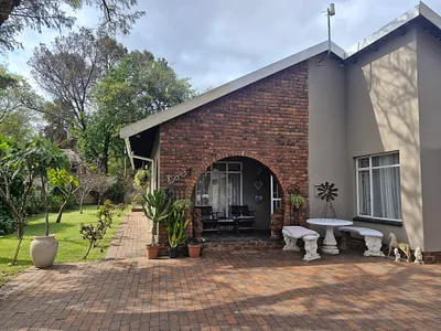 4 Bedroom House For Sale in Pretoria - V1Ko.webp