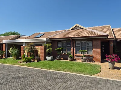 3 Bedroom Townhouse For Sale in Pretoria - QqHy.webp