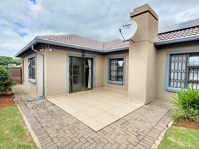 3 Bedroom House For Sale in Akasia - YKPs.webp