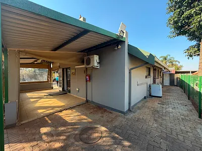 2 Bedroom Apartment To Rent in Pretoria - puR9.webp