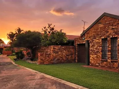 3 Bedroom Townhouse For Sale in Pretoria - LmBF.webp