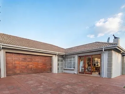 3 Bedroom Townhouse For Sale in Pretoria - ifvK.webp