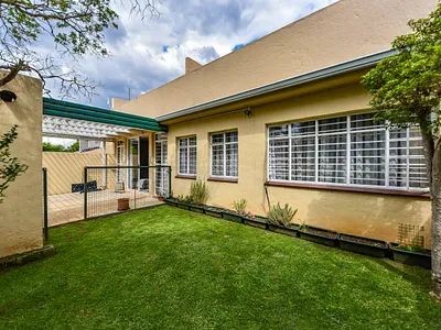 2 Bedroom Apartment For Sale in Pretoria - img