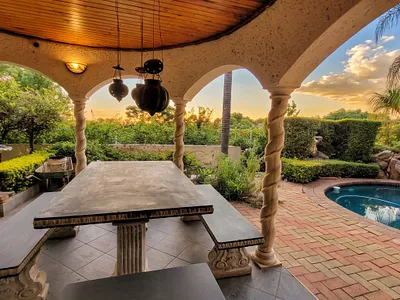 9 Bedroom House For Sale in Akasia - e05r.webp