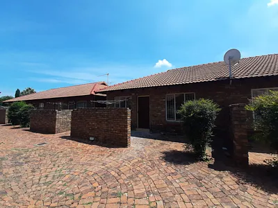 2 Bedroom Apartment To Rent in Pretoria - 2tm8.webp