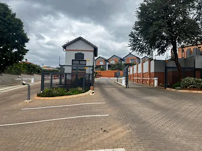3 Bedroom Apartment To Rent in Pretoria - fUrw.webp