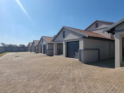 3 Bedroom Townhouse To Rent in Pretoria - ysrU.webp