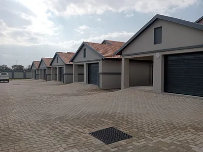 3 Bedroom Apartment To Rent in Pretoria - OxVB.webp