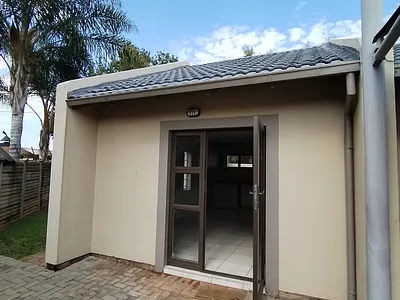0.5 Bedroom Apartment To Rent in Pretoria - 5JJY.webp