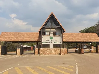 2 Bedroom Apartment To Rent in Pretoria - 7dWz.webp