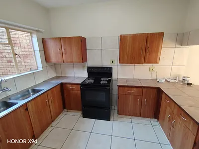 3 Bedroom Apartment To Rent in Pretoria - YPoH.webp