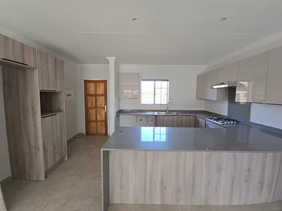 3 Bedroom Townhouse For Sale in Pretoria - urmI.webp