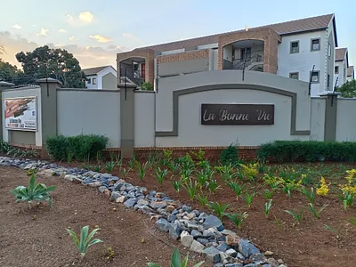 2 Bedroom Apartment To Rent in Pretoria - UnOS.webp