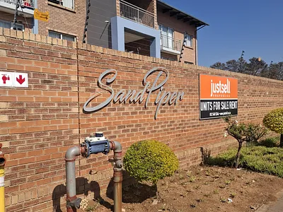 2 Bedroom Apartment To Rent in Pretoria - 4Mlf.webp
