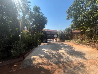 3 Bedroom Apartment To Rent in Pretoria - zBdf.webp