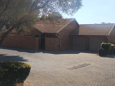 2 Bedroom Townhouse For Sale in Pretoria - chVw.webp