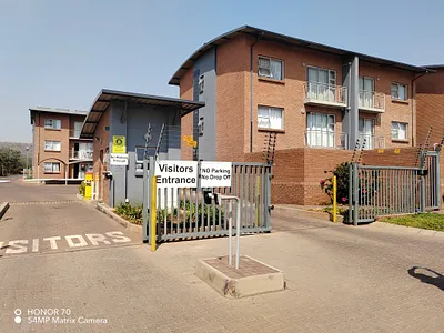 2 Bedroom Apartment To Rent in Pretoria - aZjO.webp