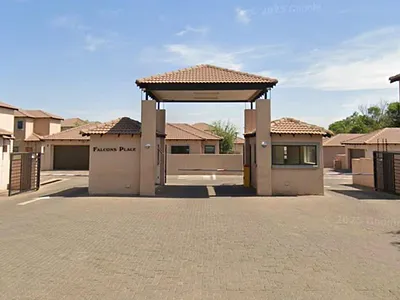 3 Bedroom Apartment To Rent in Pretoria - 6sBd.webp