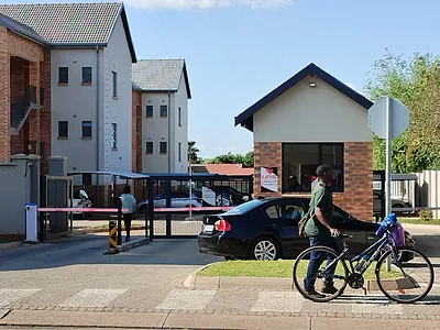2 Bedroom Apartment To Rent in Pretoria - BjU7.webp
