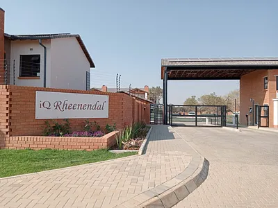 3 Bedroom Townhouse For Sale in Pretoria - A3JI.webp
