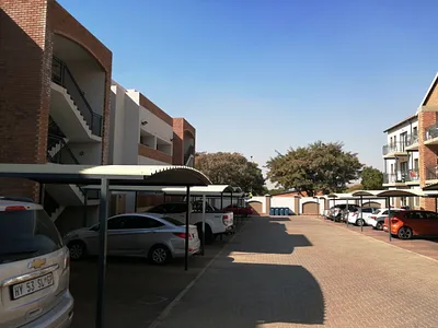 3 Bedroom Apartment To Rent in Pretoria - URnp.webp