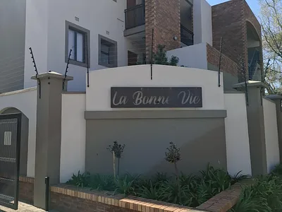 3 Bedroom Apartment To Rent in Pretoria - tmiJ.webp