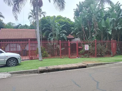 3 Bedroom House To Rent in Akasia - CZGx.webp
