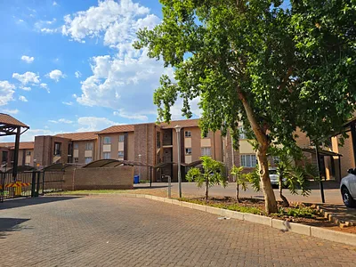 2 Bedroom Apartment For Sale in Pretoria - MbCU.webp
